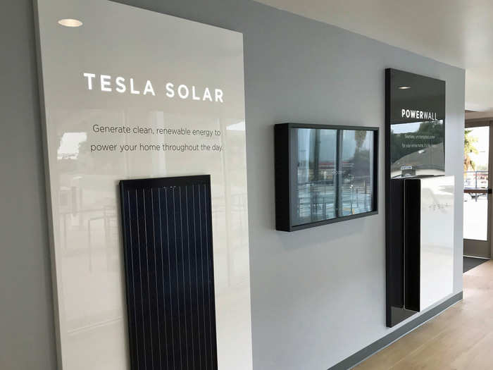 Tesla, being a master of product integration and its own best advertiser, immediately pitches you on its solar panels ...