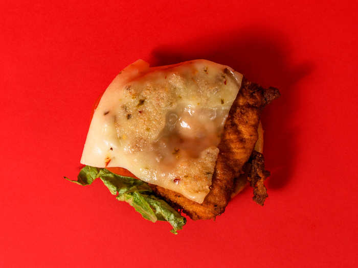 A spicy pepper jack cheese slice blankets the chicken breast fillet, which is roughly the same as the classic spicy one.