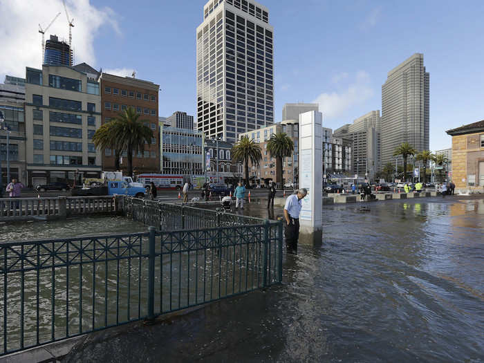 The photo below shows an inundated street on San Francisco’s eastern shoreline after a storm in January 2017.