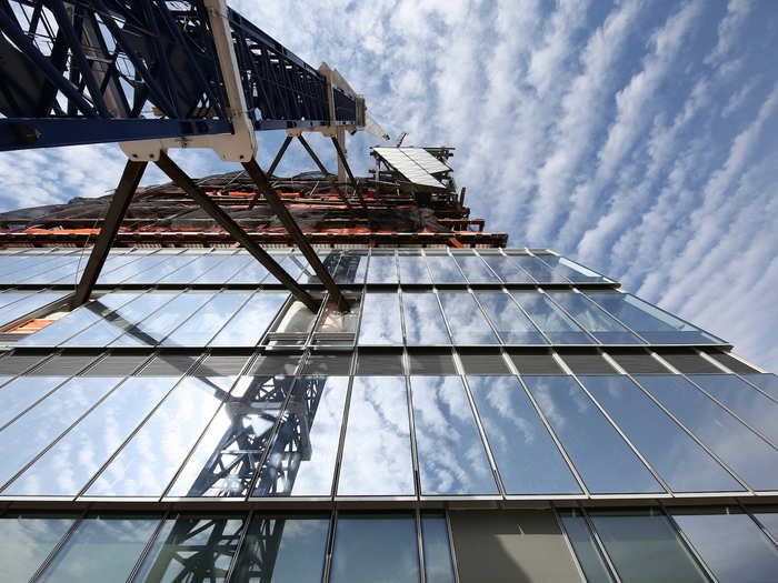 The observation deck is scheduled to open in late 2019, a few months after 30 Hudson Yards opens in March 2019.