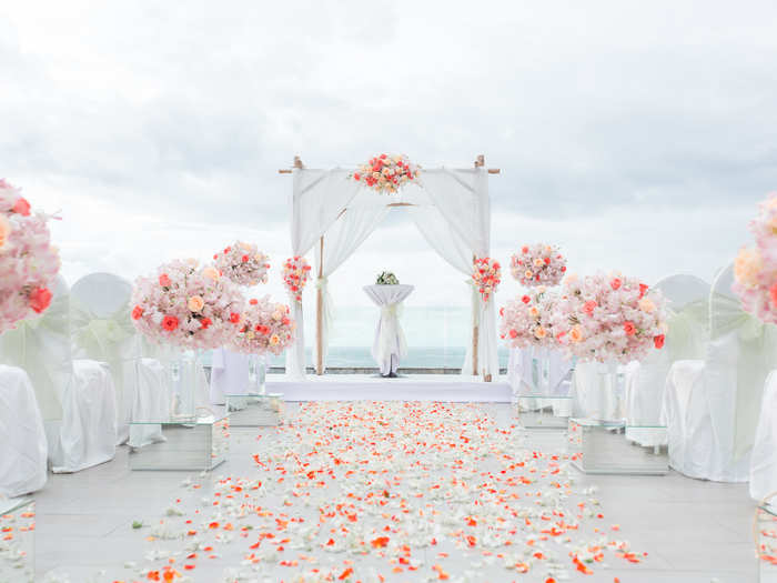 Ceremony site: $2,311 - $2,966