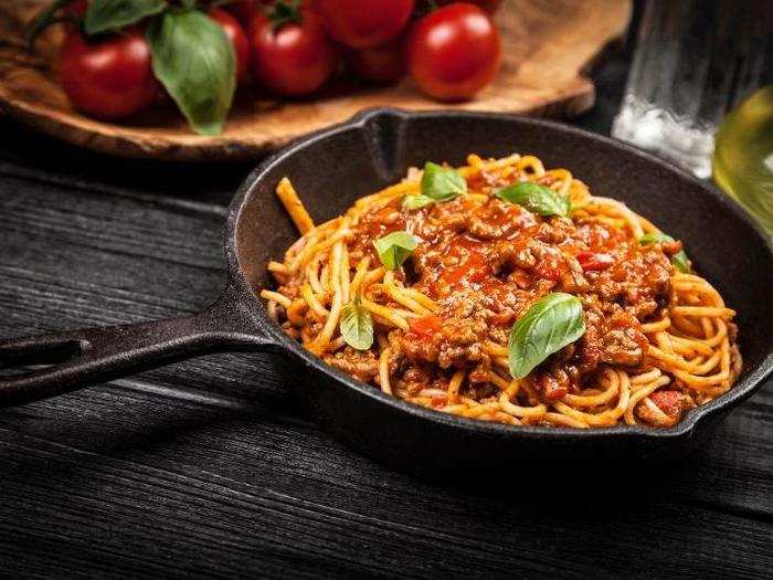 In fact, Mayweather is spaghetti "obsessed," as confirmed by another chef, J. Santiago. In the build-up to the McGregor fight in 2017 he reportedly ate spaghetti bolognese on a near daily basis.