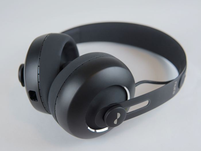 So how does the headphone/earphone hybrid design and personalized audio tuning actually sound?