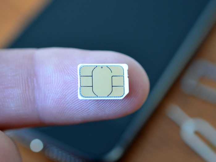 The new low-end iPhone may also support a feature Asian users have been asking for a while: two SIM card slots, so you can easily switch between carriers or data plans. There could also be a single-SIM model, according to KGI Securities.