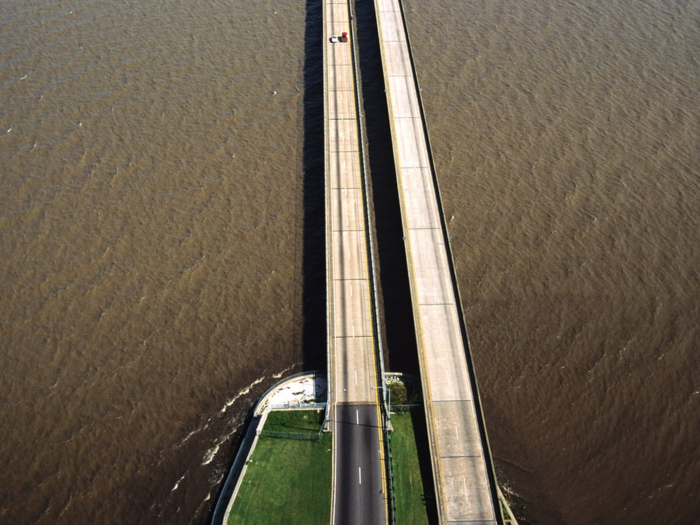 Two parallel bridges crossing Louisiana