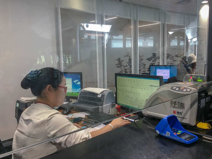 The ticket counter only accepted cash, WePay/AliPay, or UnionPay (China