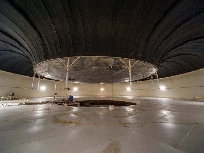 The lungs are remarkable feats of engineering. A giant, suspended weight creates a slight pressure that ensures air is pushed out of any leaks in Biosphere 2 — not sucked in. A fan above the weight moves it upward during the day as temperatures (and air pressures) rise to prevent glass-pane blowouts.