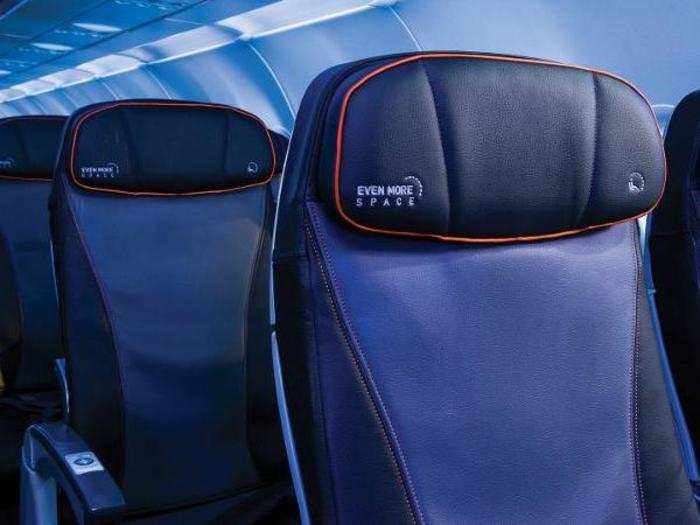 The seats updated during 2018 get adjustable headrests, a dedicated water bottle holder, and in-seat power supply.