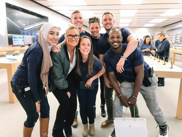 Angela Ahrendts, Apple