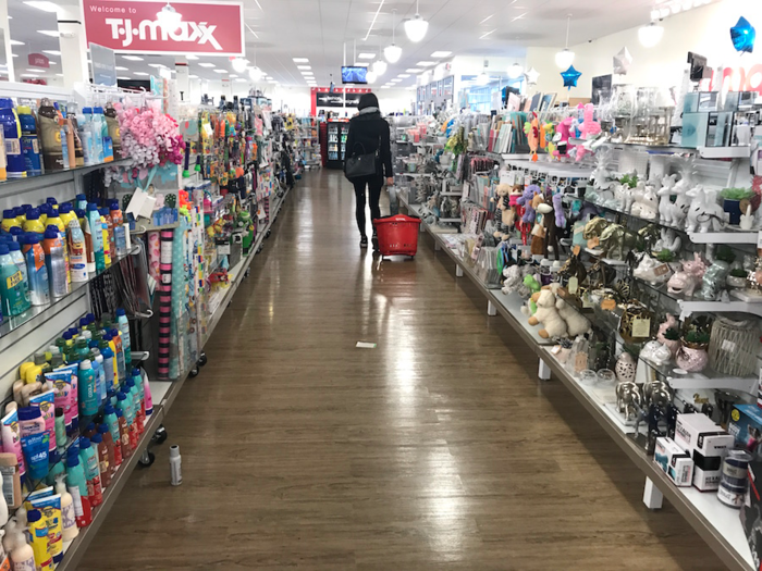 The walk to the cashier is the last chance shoppers have to grab those final bargains, and there is more than enough for the taking. TJ Maxx positioned some of its smaller items and grab-and-go produce here for customers making a speedy visit to the store.