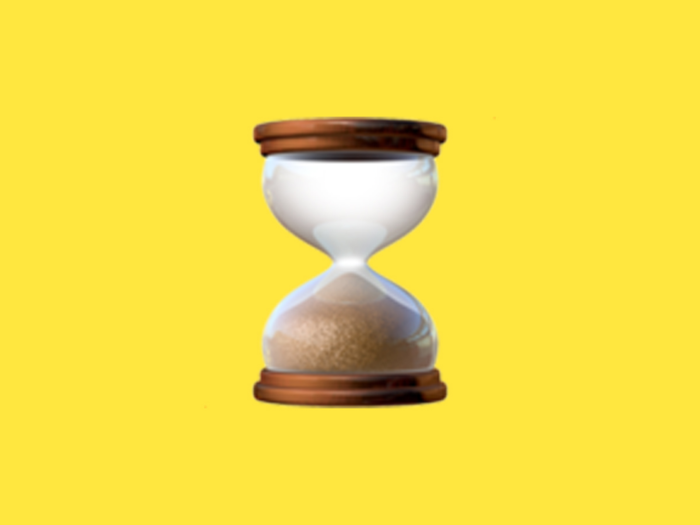 The hourglass emoji will appear to warn you that your Snapstreak is going to end soon.