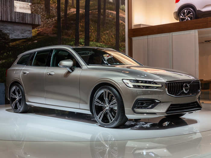 Volvo V60,...