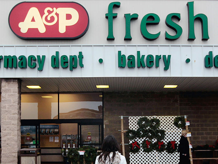 An A&P employee witnessed a woman getting thrown out of the grocery store