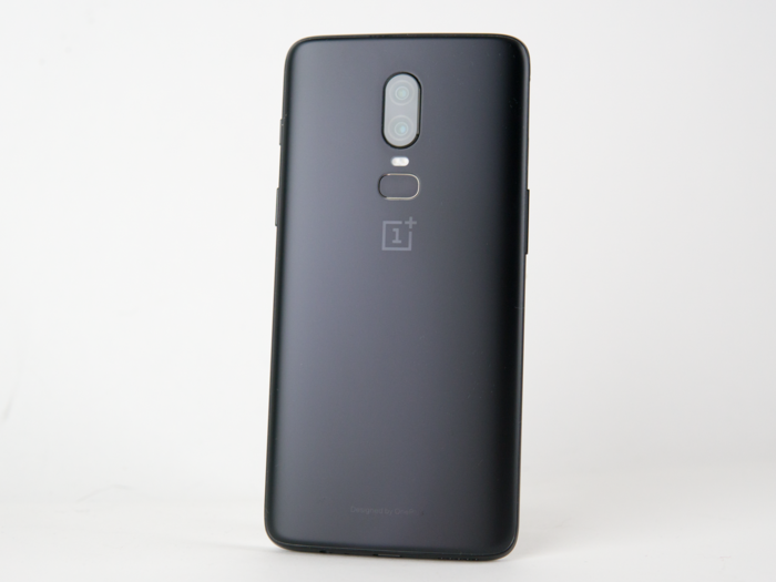 The back of the OnePlus 6 is glass compared to the metal from previous models. The matte glass looks and feels very similar to the OnePlus 5T