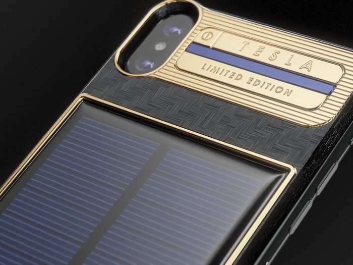 The Caviar iPhone X Tesla is equipped with a solar battery. The battery harnesses solar energy in order to charge up your phone.