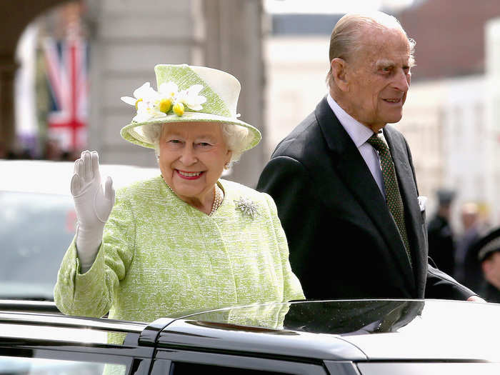 3. The British monarchs are actually alien lizards