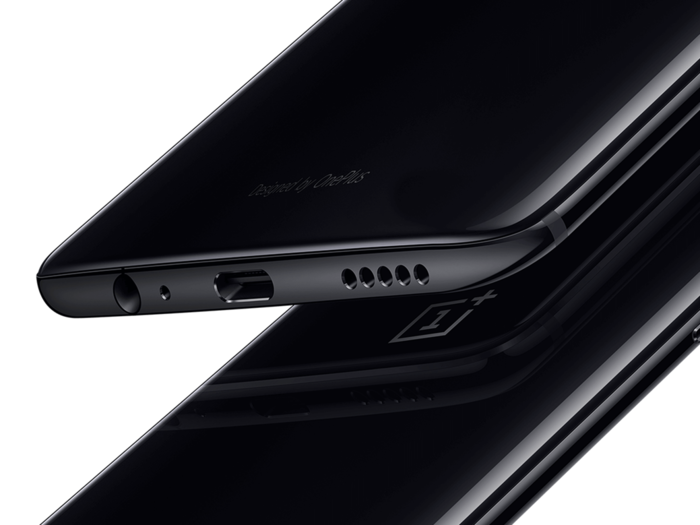 6. The OnePlus 6 also has a headphone jack.