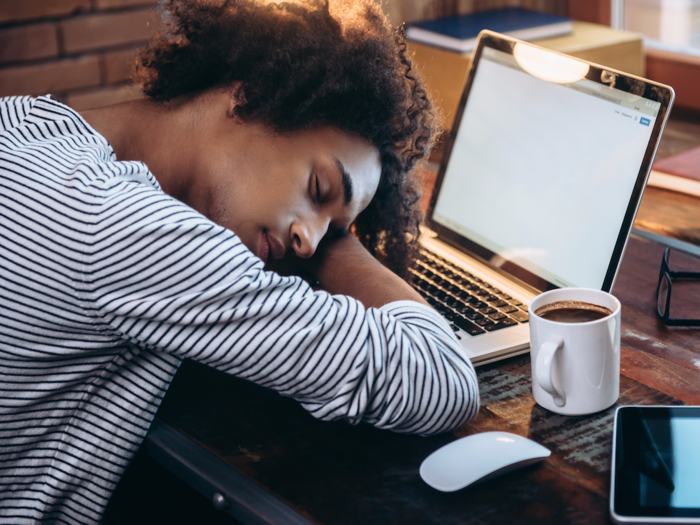 The worst time of day for your brain tends to come crashing in around 2 or 3 p.m. During this rough patch, you may want to recharge with a little coffee and then a 20-minute power nap.