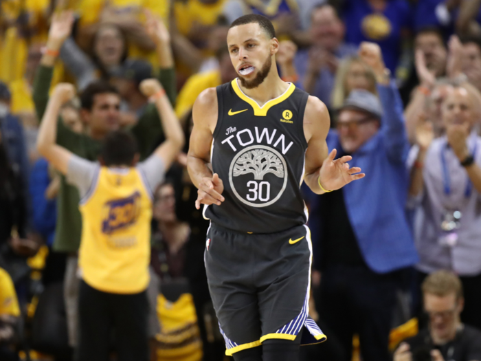 Stephen Curry hits first three of Game 1 (+400)