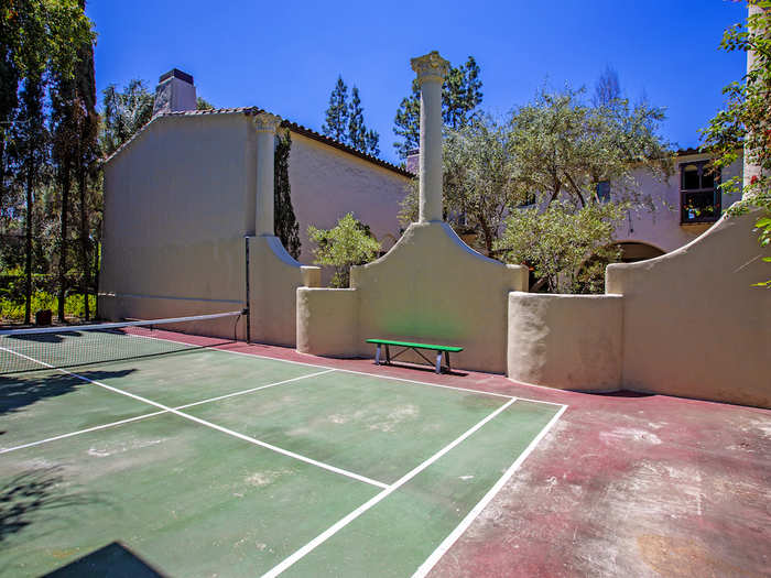 …paddle tennis court…