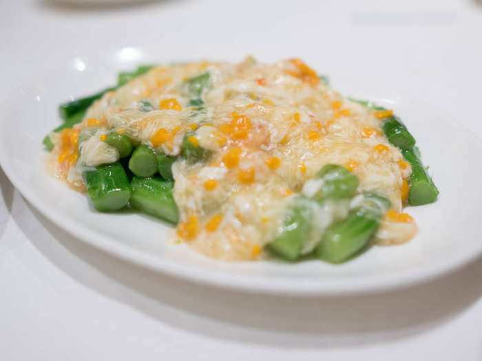 Next up was sauteed seasonal vegetables with crab roe. The asparagus was crunchy and al-dente (overcooked asparagus is awful) and large enough to pick up the delicate roe, which had a rich umami flavor and soupy texture.