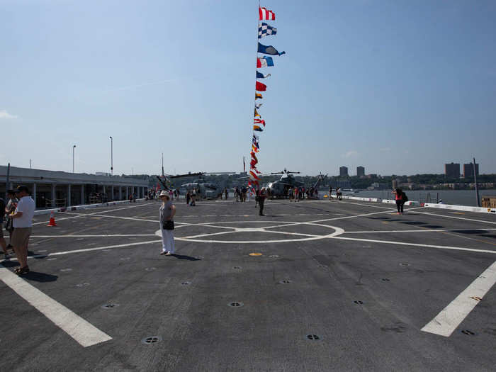 The flight deck can hold two CH-53E Super Stallion helicopters or two MV-22 Ospreys or up to four CH-46 Sea Knights or SH-60 Seahawks.