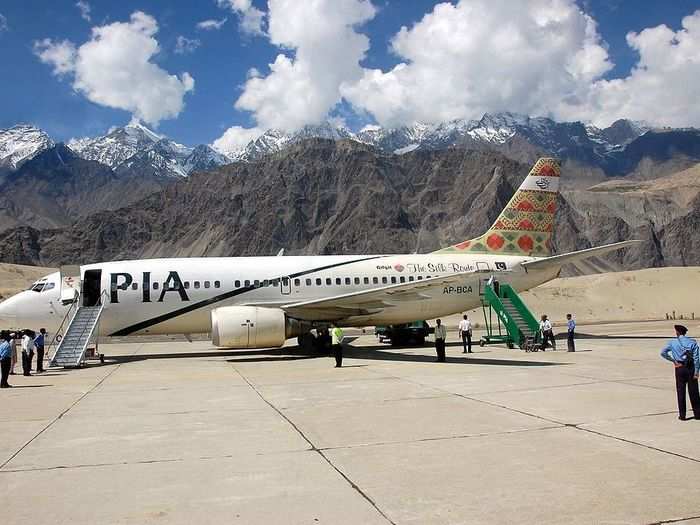 3. Pakistan International Airlines – 5.43/10. The carrier received an on-time performance score of 61%, 4.22 points for claims processing, and 6 for quality of service.