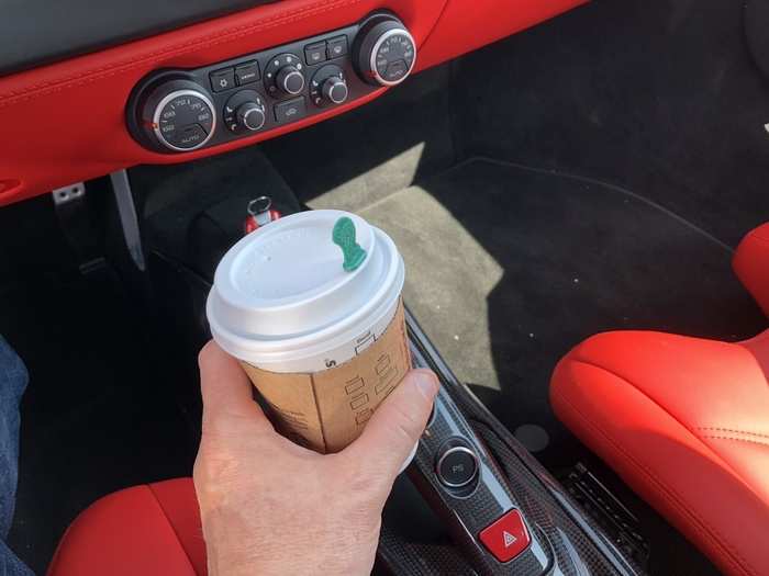 Yes, there are cupholders!