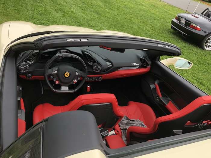 As you can see, although the cockpit of the 488 is cozy, because the engine is located behind the driver, its had an open, airy quality that