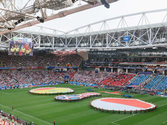 Of course, the game starts with the national anthem of each country. Poland sang its national anthem first.