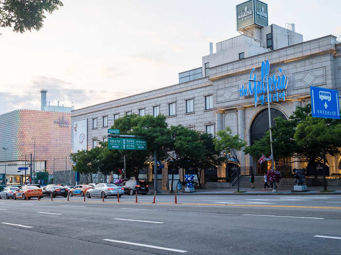 Down the road on Apgujeong Rodeo Street is the Galleria department store, the most popular luxury mall in Korea. It is filled with high-end brands.