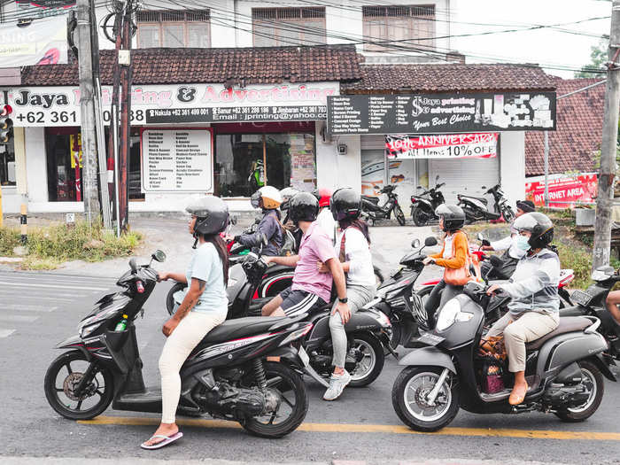 The more I talked to drivers on both sides, the more it became clear that the ethical choice was to support the taxi stands. But, it