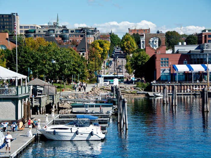 Remote workers who move to Burlington, Vermont could receive up to $10,000.