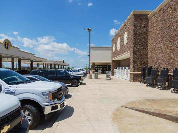 Our appetites satiated, we decided to partake in Buc-ee