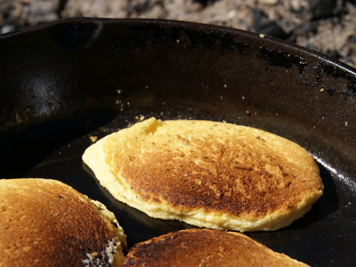 Washington himself awoke early, frequently rising at dawn. He would start off his day with a meal of three small cornmeal cakes and three cups of tea, without cream.