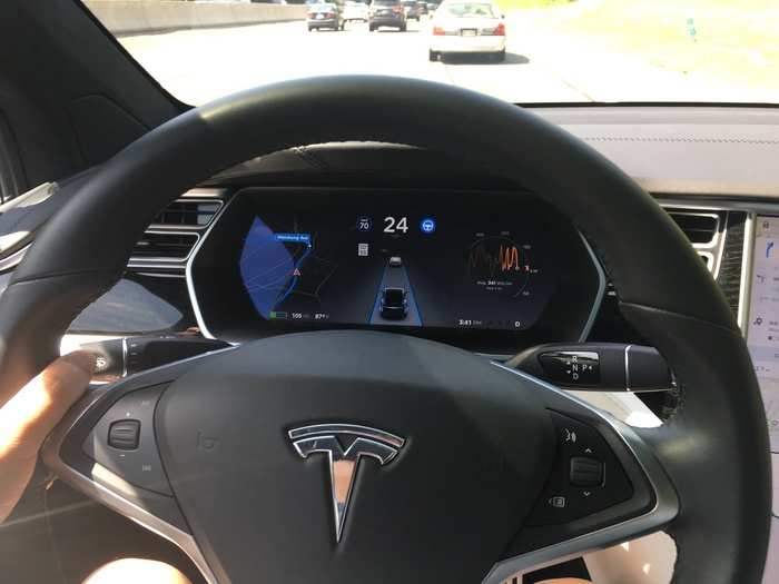 On the highway, we were able to try out Tesla Enhanced Autopilot. Enhanced Autopilot isn