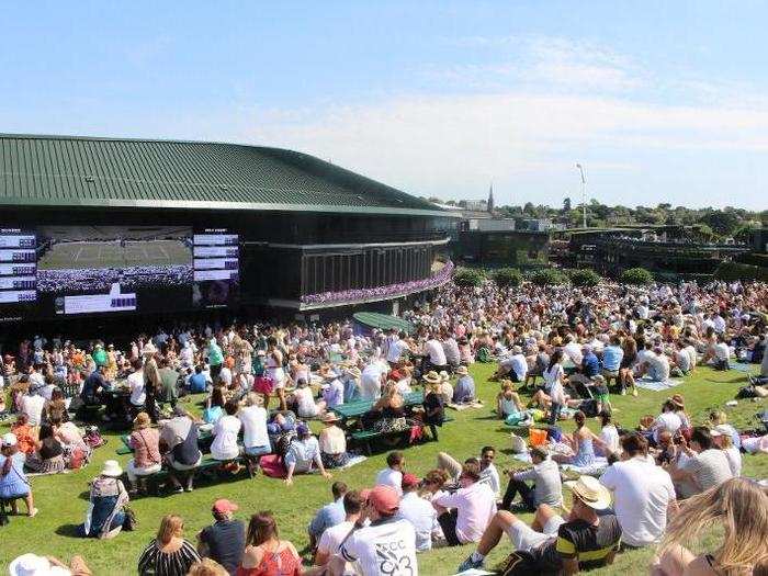 Next it was time to pick up the tickets for Centre Court. Human traffic was getting increasingly bigger on Henman Hill/Murray Mound (which really isn