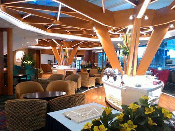 17. Premier Lounge, International Terminal, Ngurah Rai International Airport, Bali — £17.76 ($23.80).