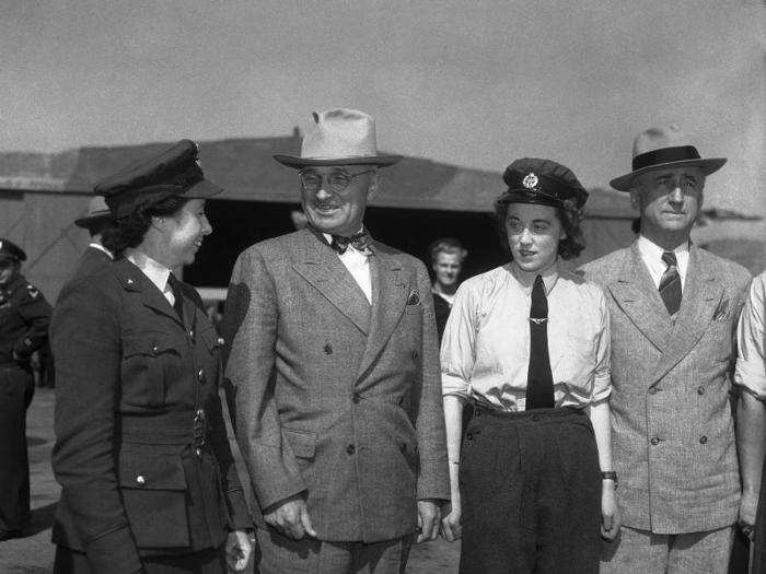 In August 1945, President Harry Truman met King George VI aboard a US Navy cruiser off the coast of Plymouth, England.