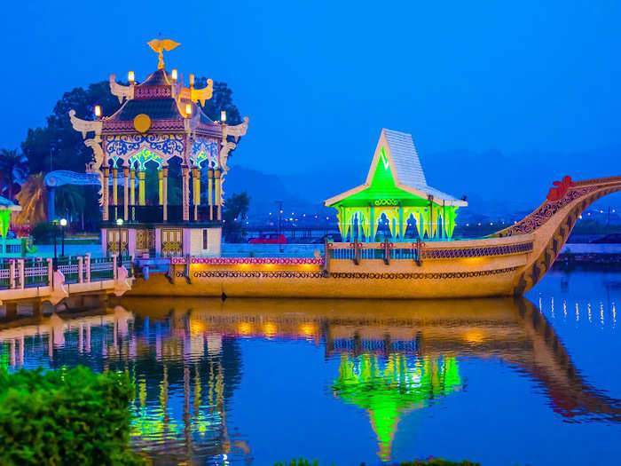 Despite the lack of activity, nighttime is when Bandar Seri Begawan