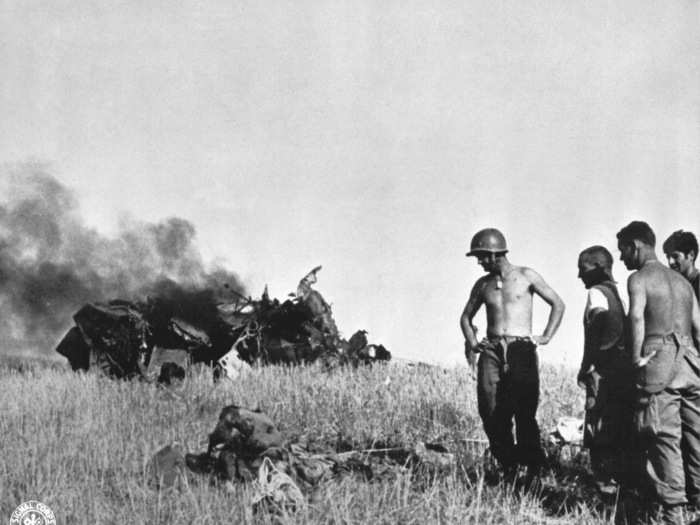 The heaviest fighting took place in the center of the US beachhead, where Axis units tried to push the landing force back into the sea. Supported by naval fire, paratroopers and other US soldiers beat back Italian infantry and tanks before facing a more serious attack from German armor and artillery, which overran some US positions.