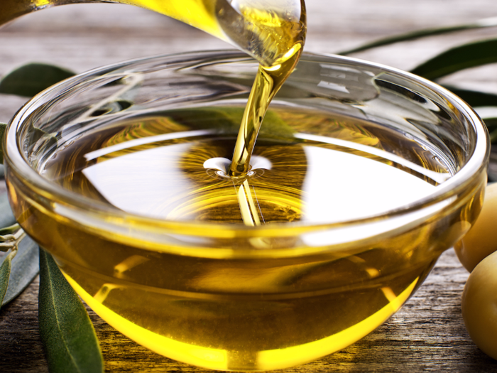 Unsaturated cooking oils, especially olive oil