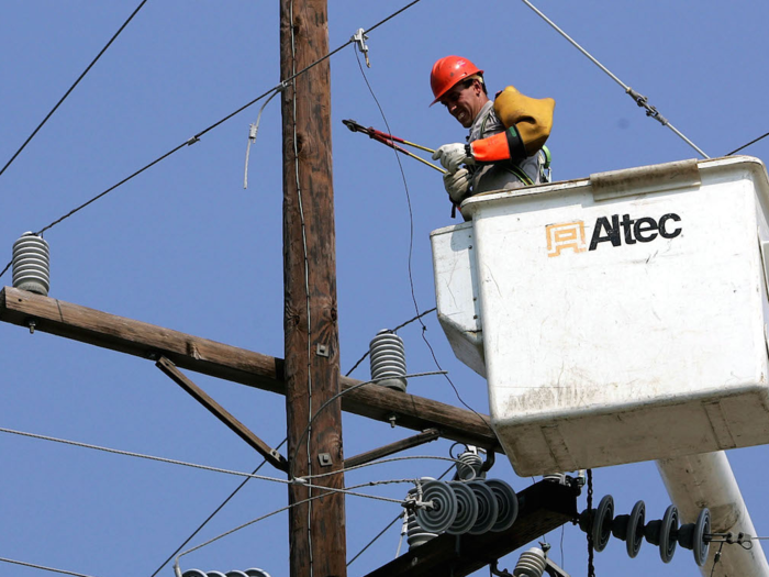 14 (tie). Electrical power-line installers and repairers