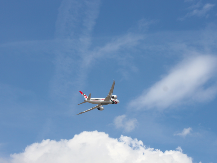 Both halves of the global commercial aviation duopoly showed off the capabilities of their aircraft. Here, a Biman Bangladesh Boeing 787-8 Dreamliner goes its flight demonstration.