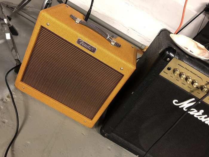 Fender loaded me a new Pro Junior IV, a 15-watt terror that