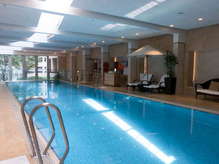 Even though Hong Kong is typically warm, Mandarin Oriental keeps its pool indoors. While I would