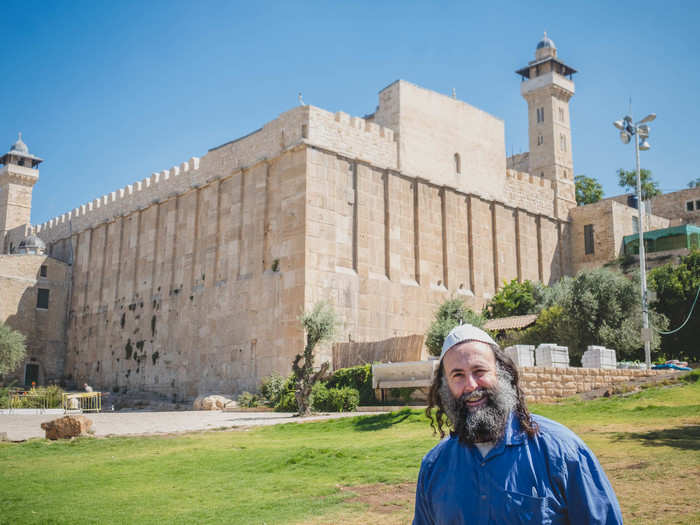 Hebron is divided in two sectors: H1, controlled by the Palestinian Authority, and H2, controlled by the Israeli military. One of the key dividing points is the Ibrahimi Mosque/Tomb of the Patriarchs. The majestic building can be seen here.