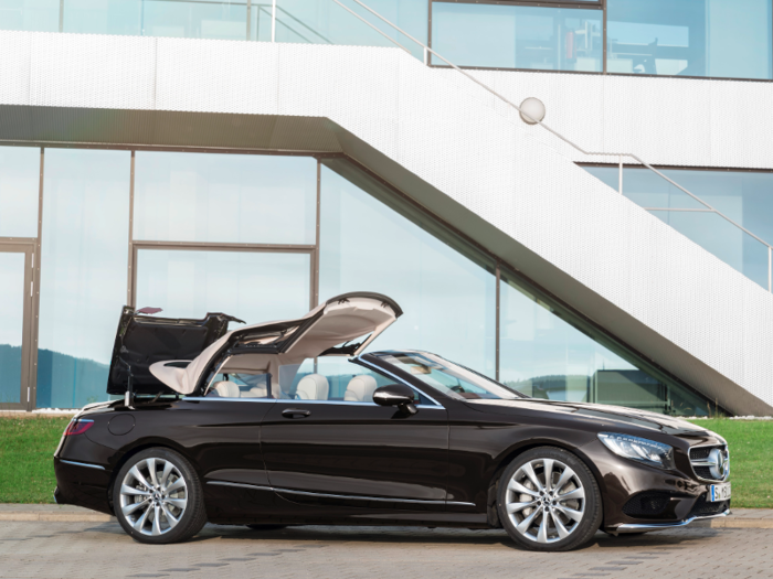 ... Mercedes-Benz S560 Cabriolet.