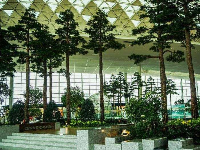 3. Incheon International Airport (South Korea) — Indoor Garden