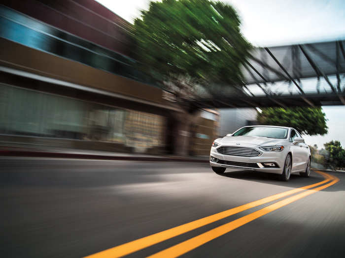 8. Ford Fusion: 86,978. -18.9%